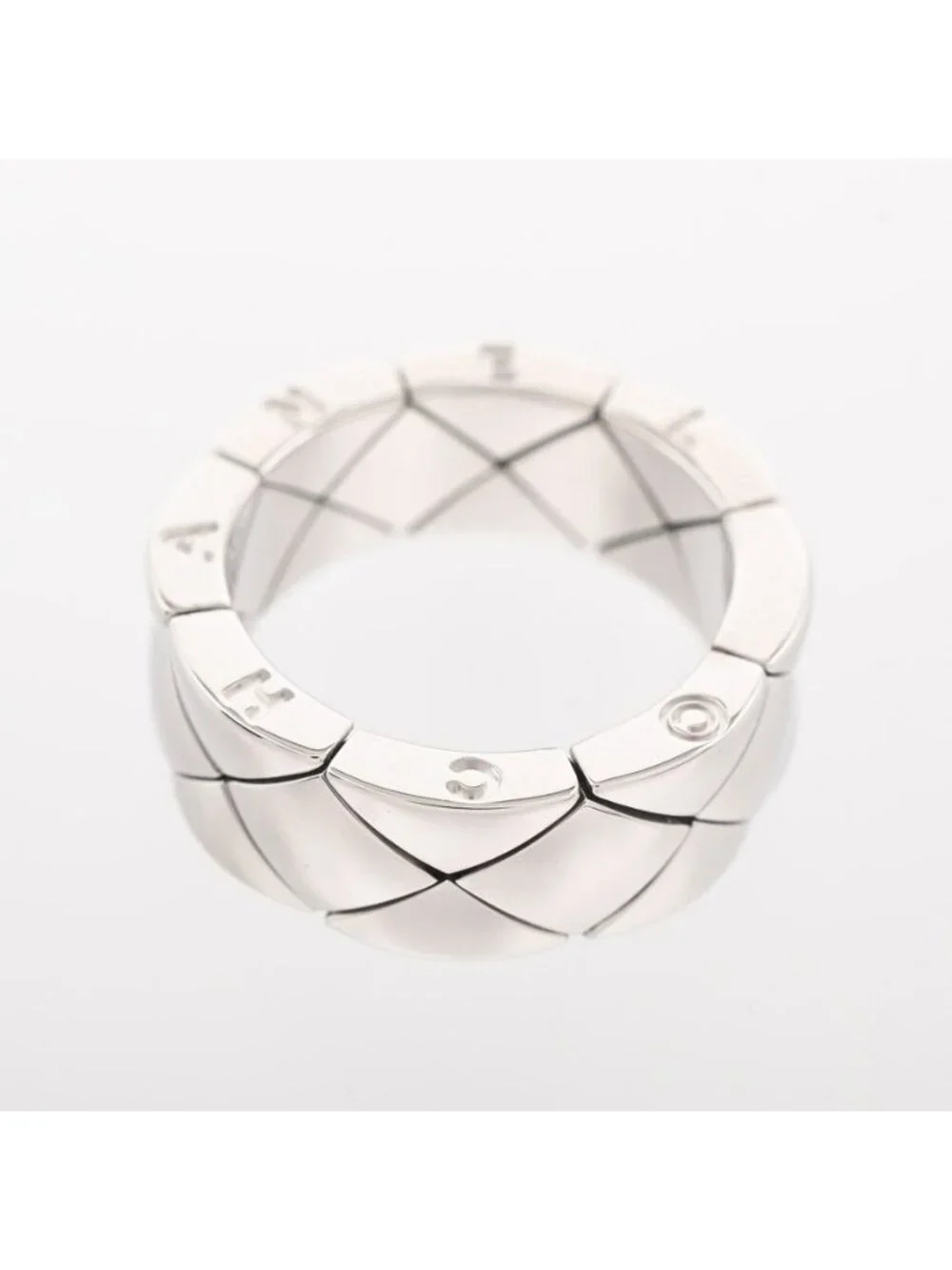Chanel Ring Quilted White Gold
